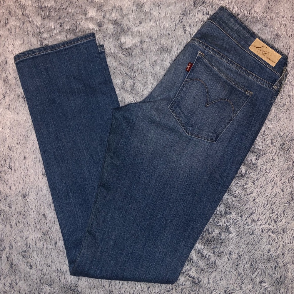 🦋Levi’s Slight Curve Jeans
